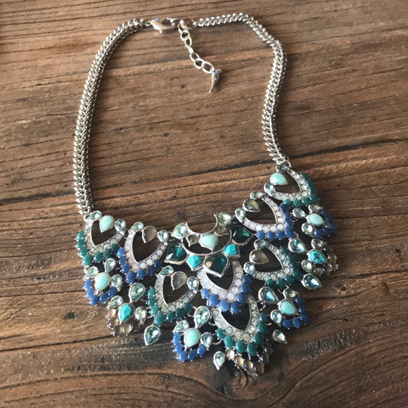 Chloe + Isabel Jewelry - Peacock Plumes Statement Bib Necklace